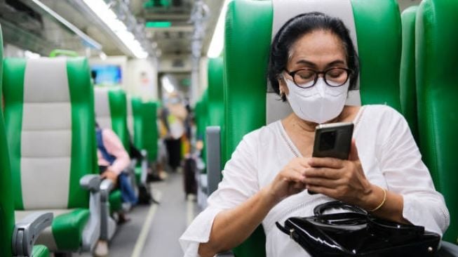 KAI Berikan Diskon 20 Persen untuk Penumpang Lansia