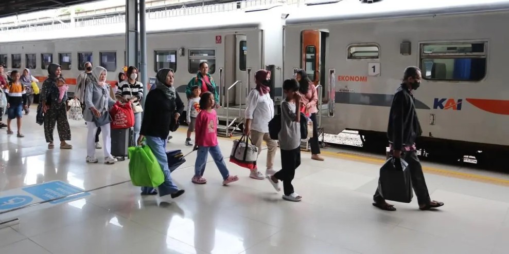 KAI Daop 1 Jakarta Kedatangan Hampir 53 Ribu Pemilir pada H 4 Setelah Lebaran