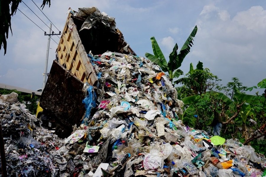 Inovasi Teknologi Mengolah Sampah Plastik Menjadi Bahan Bakar Minyak Alternatif