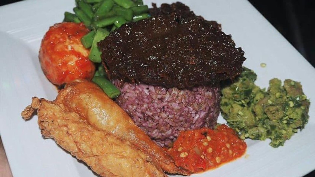 Panduan Wisata Kuliner Malam Bandung: Tiga Destinasi Makan Paling Lezat