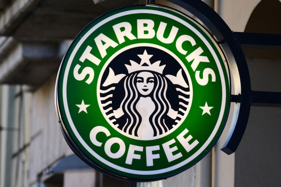 Starbucks Tutup 100 Gerai, Restrukturisasi Besar untuk Efisiensi