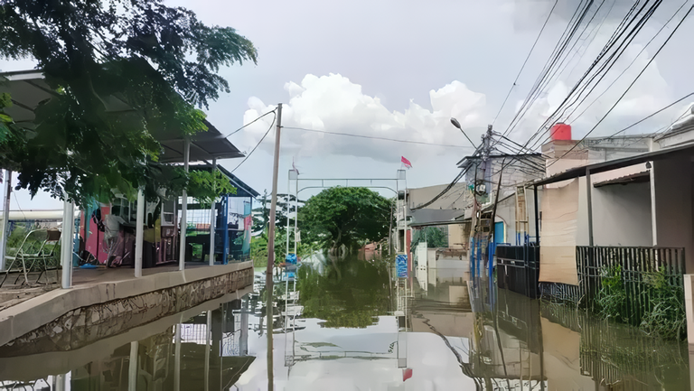 Perumahan Terendam akibat Tanggul Jebol