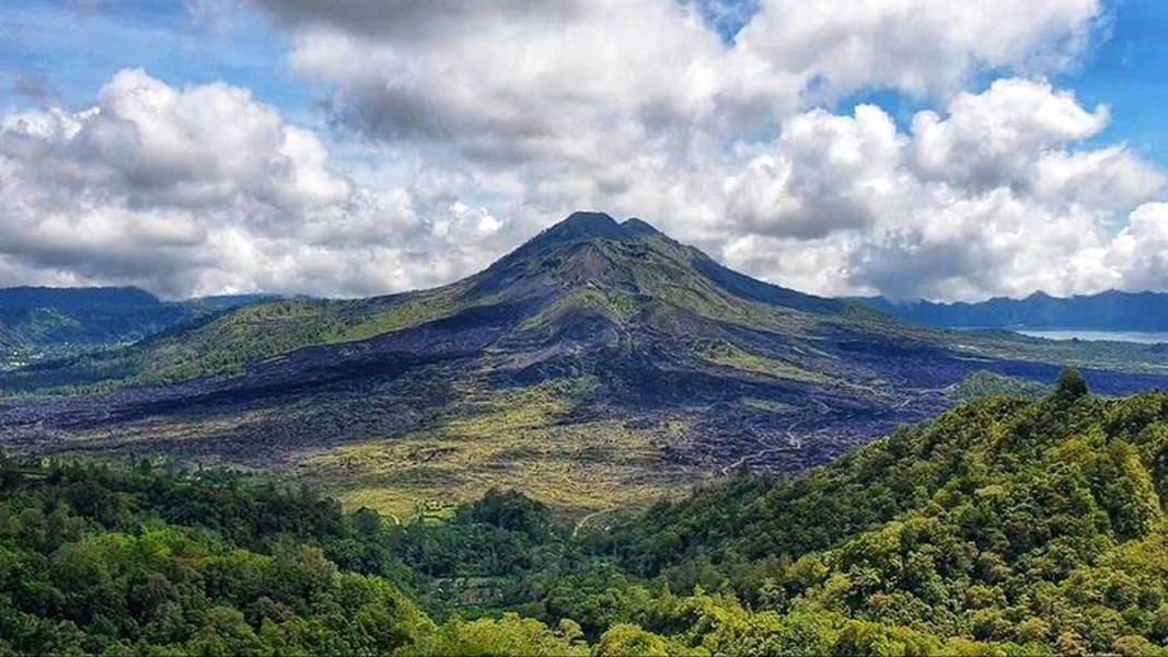 Daftar Nama Gunung di Kalimantan yang Penting Diketahui
