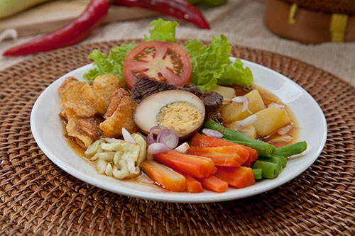 Jelajah Kuliner Legendaris Solo dengan Cita Rasa Otentik