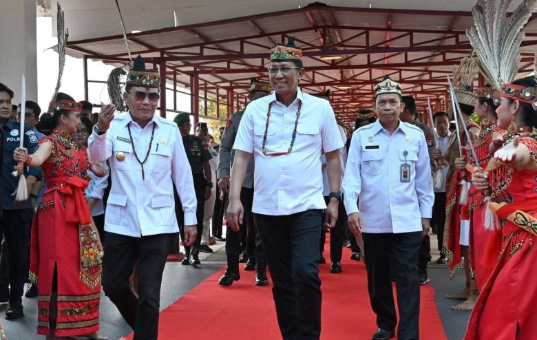 Menkum Resmikan Posbankum Tingkatkan Akses Hukum Warga Kalteng