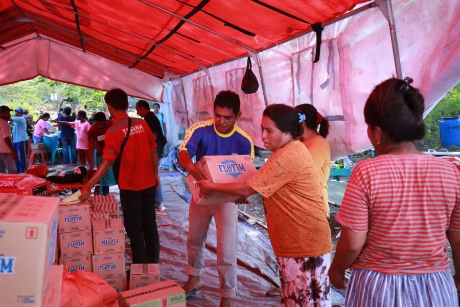 Kemensos Bantu 4.000 Pengungsi Erupsi Lewotobi dengan Logistik dan Dapur Umum