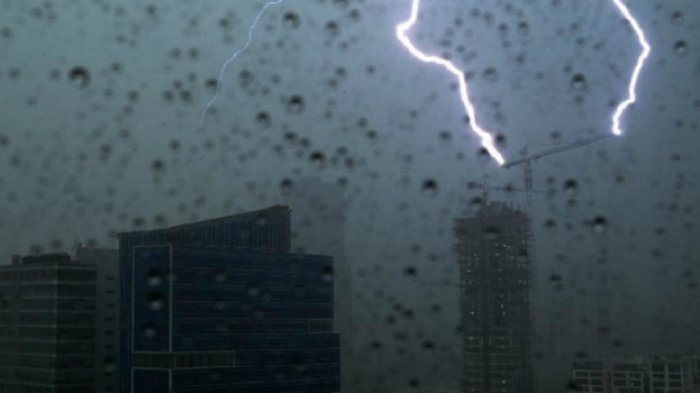 BMKG Prediksi Hujan Disertai Petir dan Angin Kencang di Jakarta dan Sekitarnya Malam Nanti