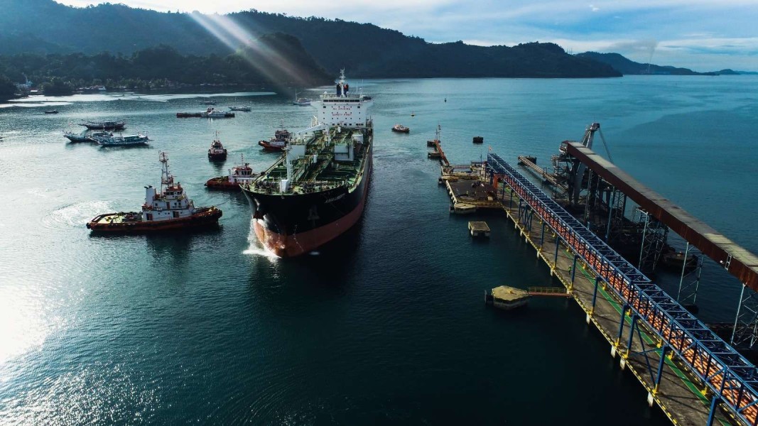 Layanan Curah Cair Pelindo Tingkatkan Efisiensi Bongkar Muat Nasional