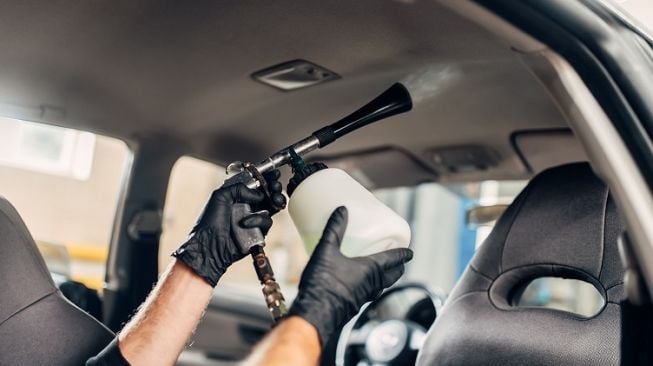 Cara Membersihkan Plafon Mobil Innova Terlengkap dan Mudah