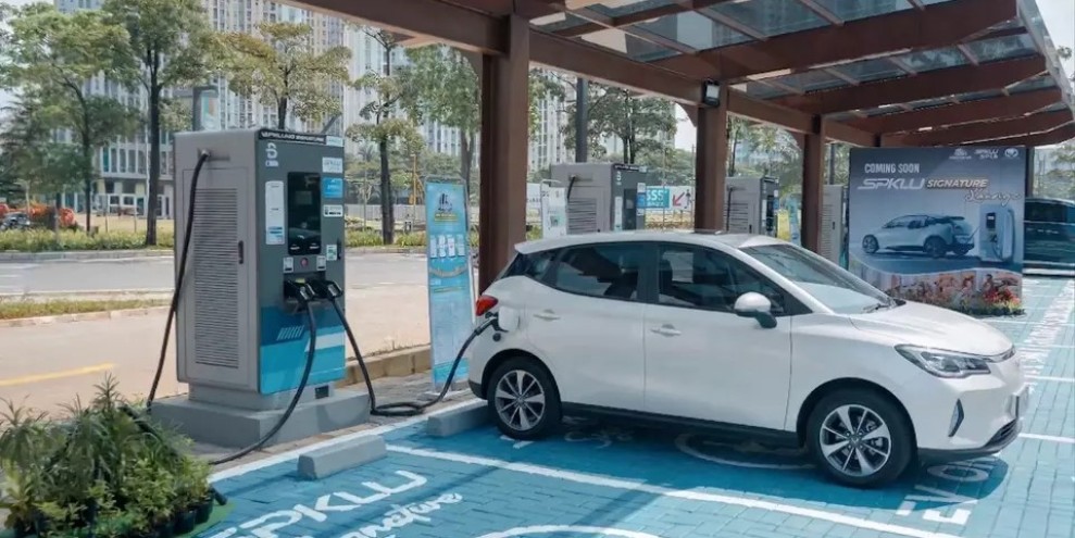 SPKLU Terbesar 2,7 MVA Resmi Beroperasi di Summarecon Bekasi