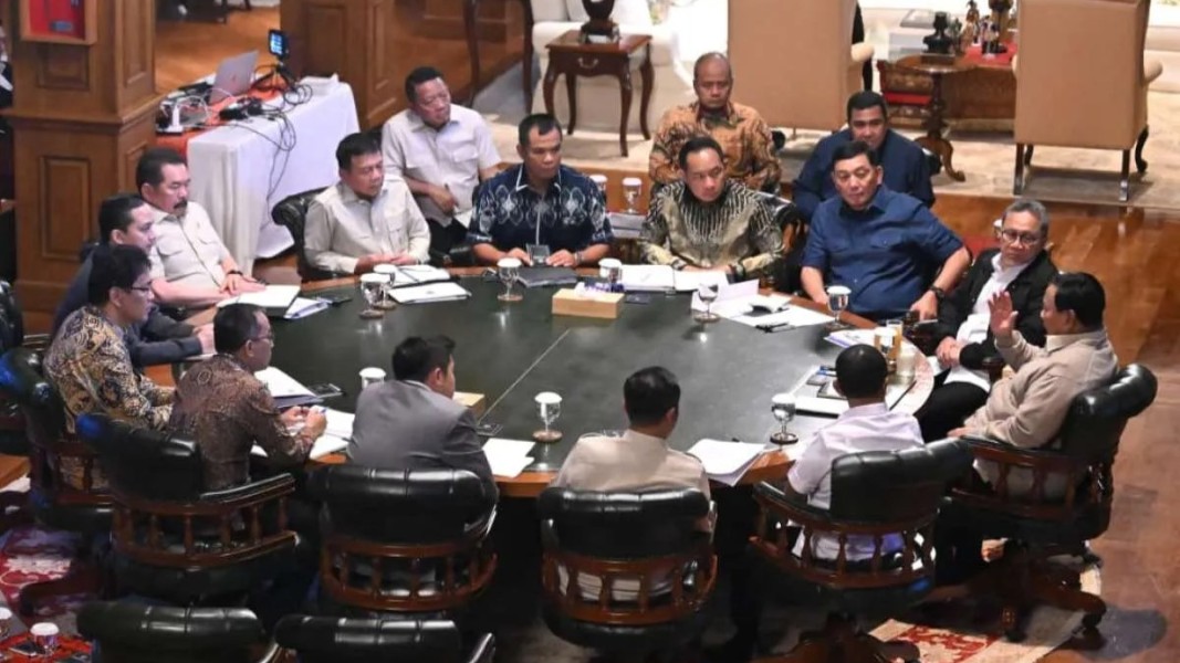 Presiden Prabowo Pantau Langsung Program Strategis Nasional Bersama Kabinet