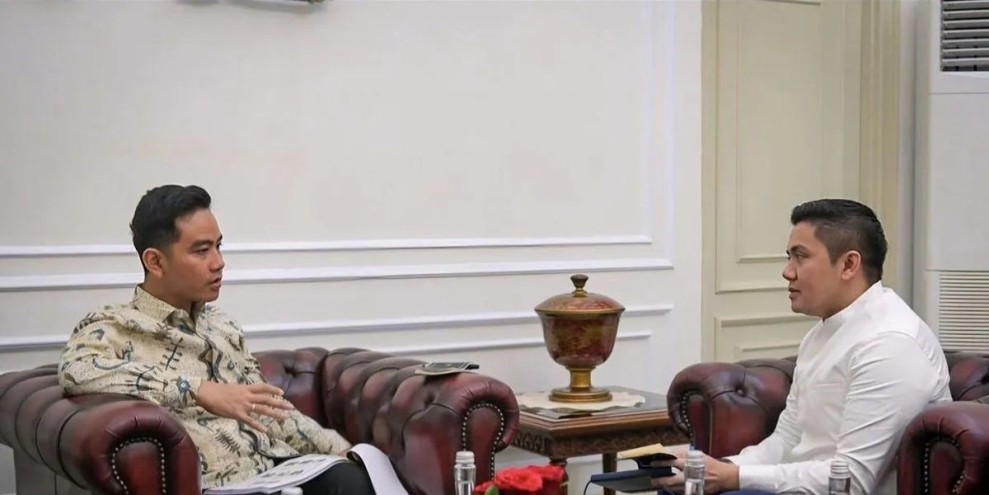 Seskab Teddy Silaturahmi Lebaran Dengan Wapres Gibran Di Istana