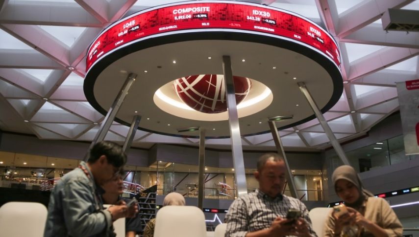 IHSG Melemah ke Level 8.100, Investor Cermati Arah Pasar