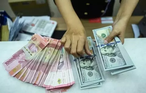 Kurs Dolar AS Hari Ini 13 Januari 2026 Menguat Rupiah Tembus 16.877