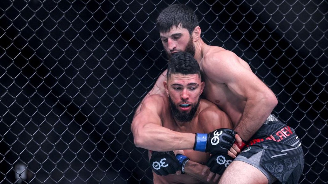 Ankalaev Hadapi Pereira di UFC 313: Persiapan di Tengah Tantangan Bulan Ramadhan