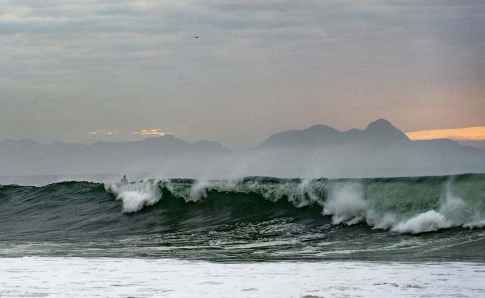 Waspada Perairan Bergelombang Akhir Tahun, BMKG Ingatkan Risiko Laut Selama Libur Natal dan Tahun Baru 2025
