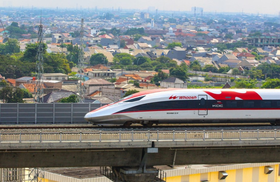 Whoosh Perkuat Konektivitas Transportasi ke Bandara Jakarta