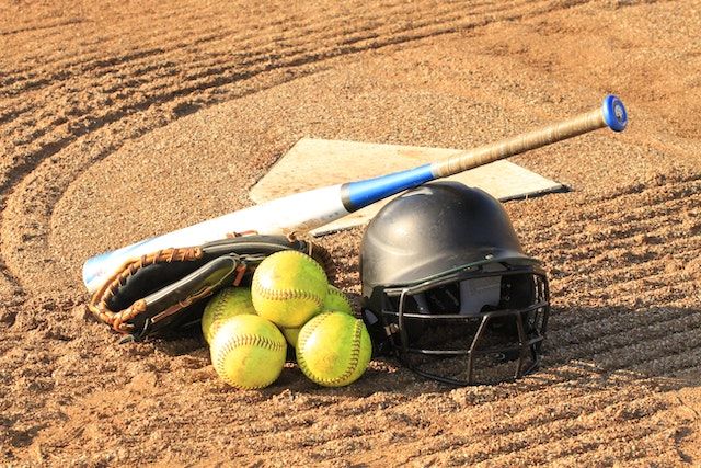Softball: Olahraga Tim yang Sehat dan Membentuk Karakter