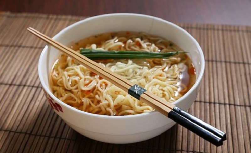 Penyakit Akibat Sering Makan Mi Instan yang Harus Diwaspadai