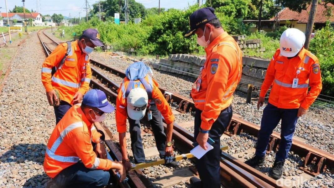 Penjaga Terowongan Daop 9 Jember: Garda Terdepan Keselamatan Kereta Api