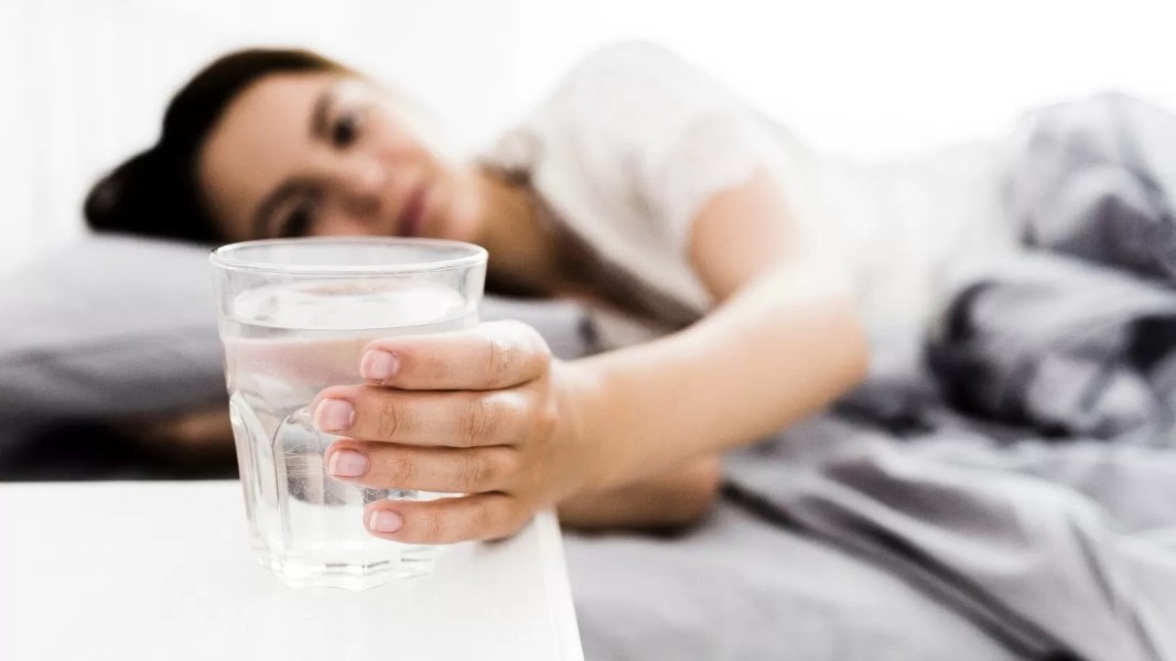 5 Alasan Penting Mengapa Minum Air Putih Pagi Hari Sangat Dibutuhkan Tubuh