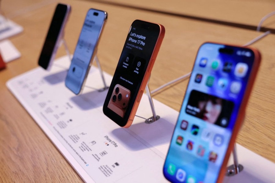 iPhone 17 Resmi Hadir di Indonesia, Fans Antusias iPhone 17 Resmi Hadir di Indonesia, Fans Antusias