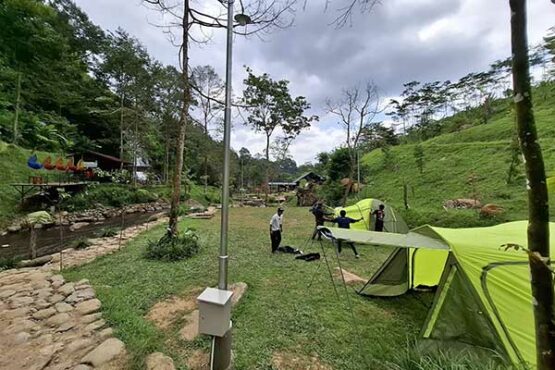 Ngargoyoso Waterfall Karanganyar Jadi Destinasi Favorit Liburan Keluarga di Solo Raya