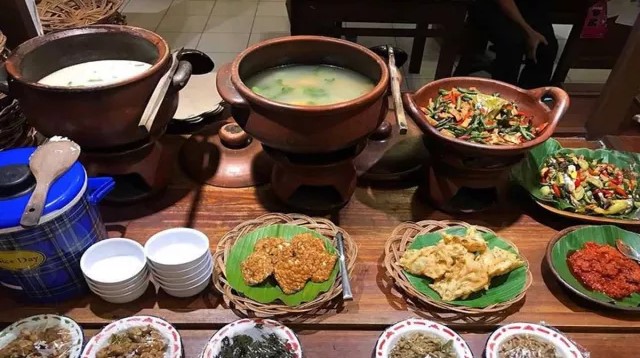 6 Rekomendasi Kopi Klotok Jogja dengan Suasana Pedesaan Autentik yang Wahib di Coba