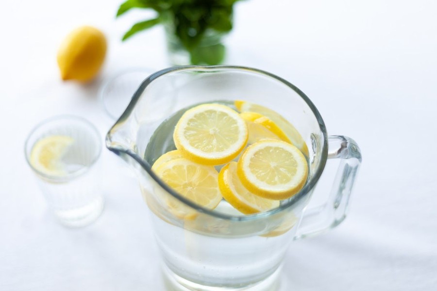 Manfaat dan Risiko Air Lemon, Penting Mengatur Konsumsinya dengan Bijak