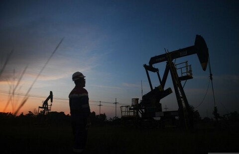 Harga Minyak Dunia Merosot Dipicu Kekhawatiran Perang Dagang Global dan Perkembangan Negosiasi Nuklir AS-Iran