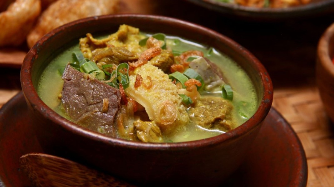 7 Kuliner Legendaris Cirebon yang Wajib Dicoba Saat Liburan Akhir Pekan