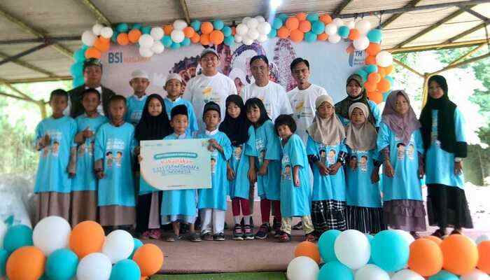 BSI Perkuat Komitmen Ekonomi Syariah dan Santuni Anak Yatim di Palembang