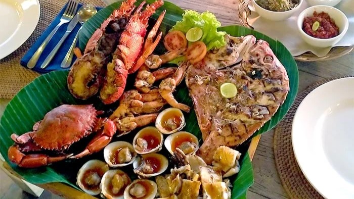 4 Rekomendasi Kuliner Seafood Tepi Pantai Bali dengan Pemandangan Laut Memukau