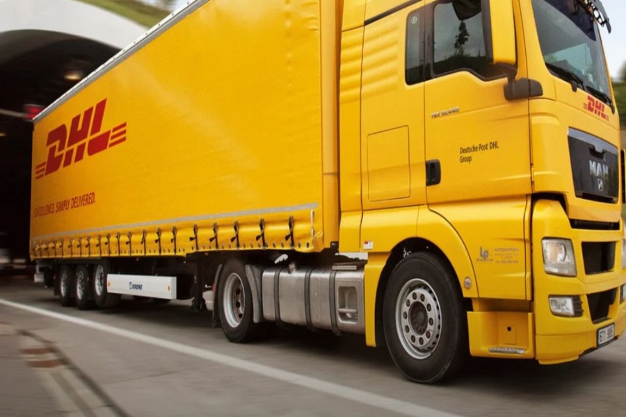 DHL Express Perluas Strategi Brand Melalui Kolaborasi Fashion Fungsional Bersama Machine56 Lokal