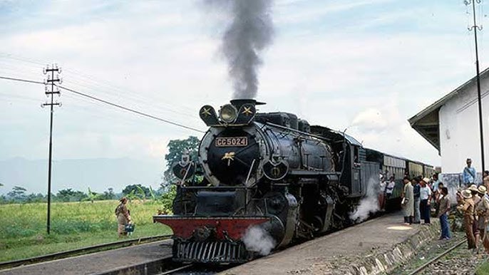 Kereta Api Tempo Dulu Hadir Lagi