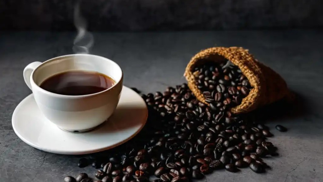 Waspadai Dampak Minum Kopi Hitam Berlebihan bagi Tubuh Anda