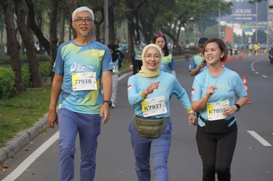 PLNE Runner Ambil Peran dalam Upaya Kurangi Emisi Karbon di PLN Electric Run 2024