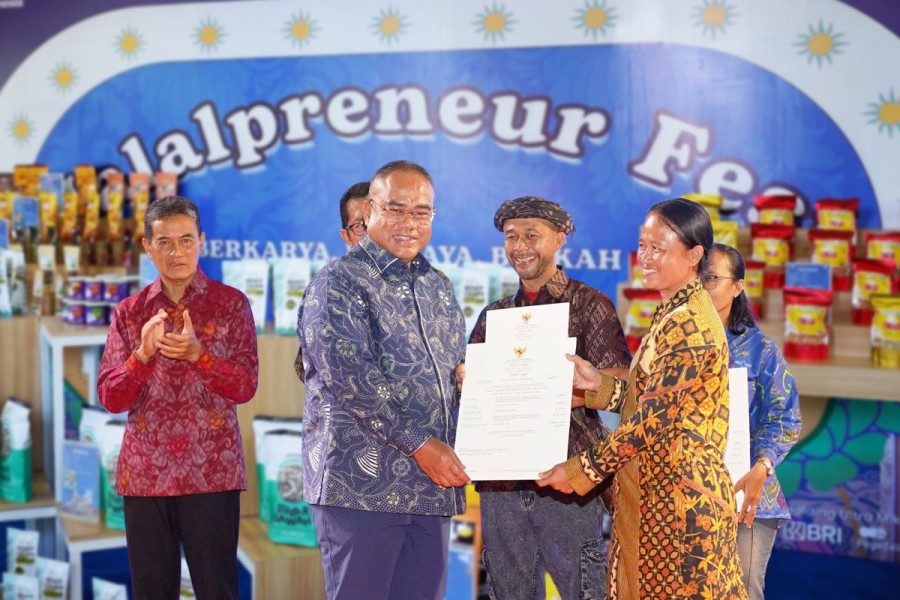 PNM dan MES Fasilitasi Usaha Ultra Mikro Naik Kelas dengan Sertifikasi Halal