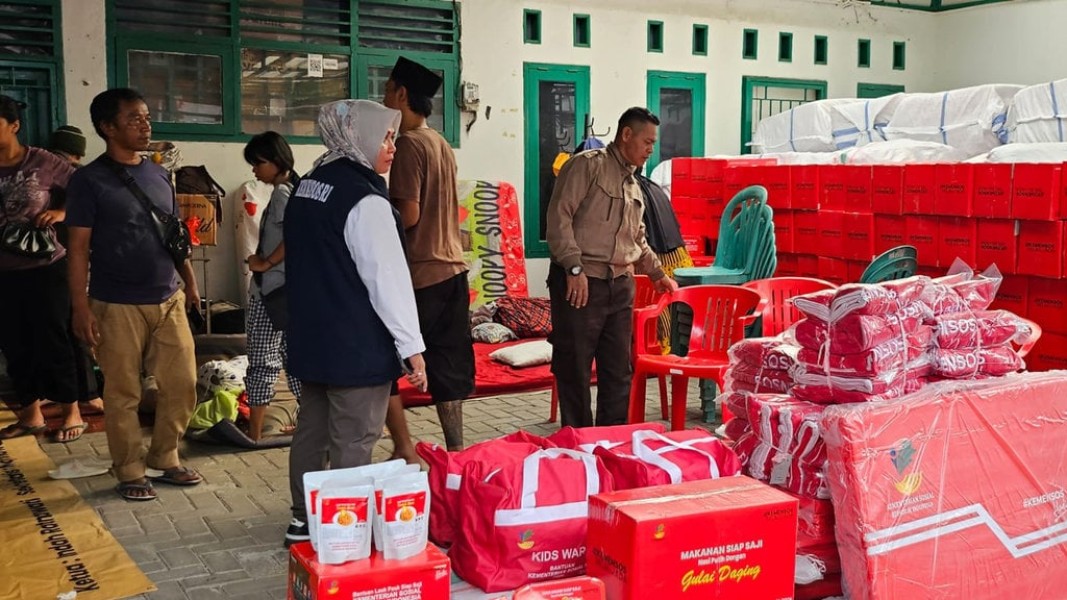 Ribuan Korban Banjir di Jakarta Selatan Kekurangan Bantuan Logistik, BNPB Siap Tambah Pasokan