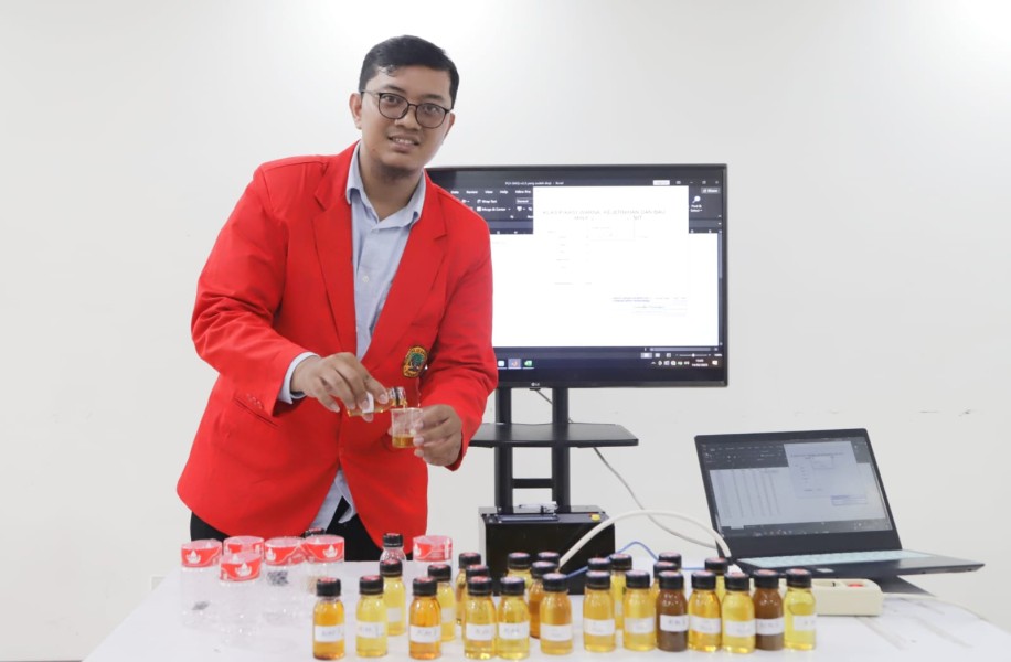 Mahasiswa Untag Surabaya Ciptakan Alat Deteksi Kualitas Minyak Goreng Berbasis Fuzzy Logic