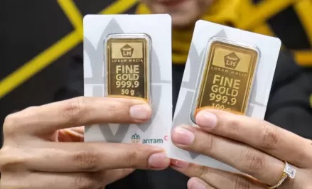 Harga Emas Antam Anjlok Rp43.000 Menjadi Rp2,904 Juta Per Gram pada Jumat Pagi
