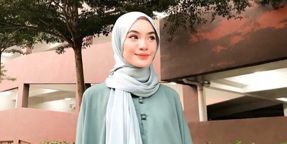 10 Inspirasi Warna Jilbab Cocok Dipadukan dengan Baju Hijau Mint
