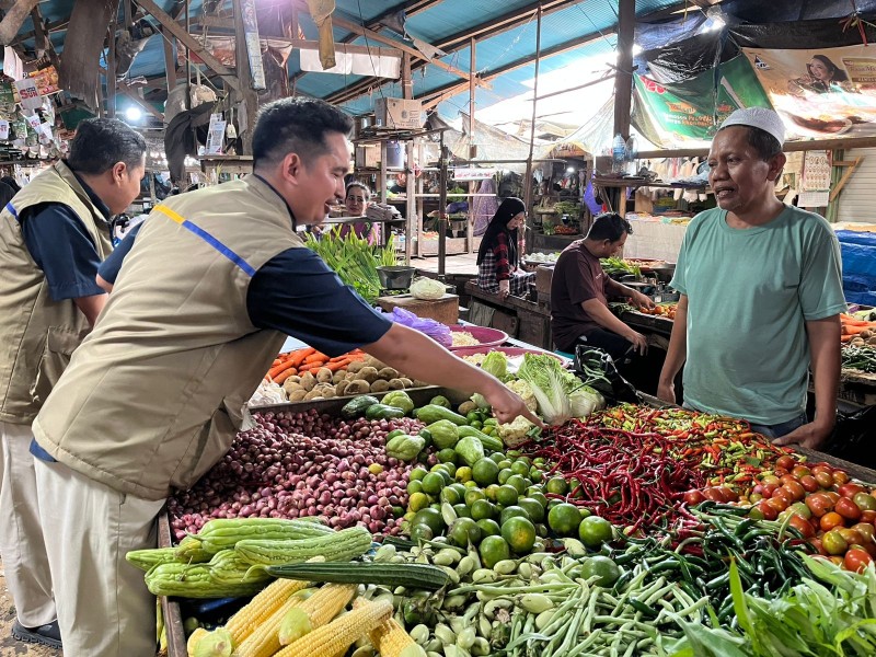 Langkah Strategis Bulog Kalsel Intensifkan Pemantauan Harga Sembako Di Pasar Tradisional