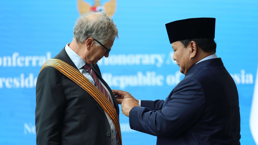 Bill Gates Terima Tanda Kehormatan dari Indonesia