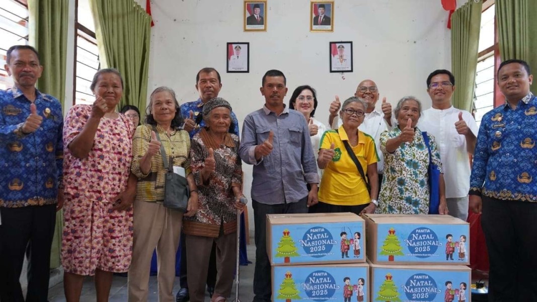 Sinergi Kemanusiaan: Panitia Natal Nasional dan KSP Salurkan Sembako Lintas Sektor di Halmahera Barat