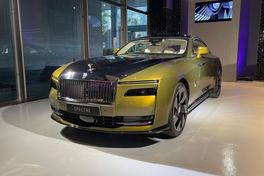 Rolls Royce Spectre: Mobil Listrik Premium Kini Hadir di Indonesia
