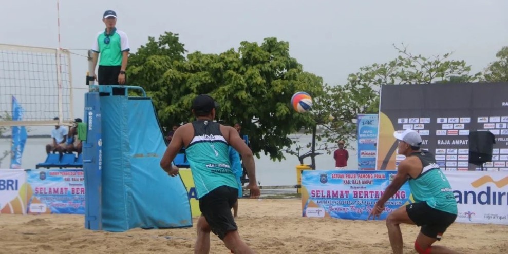 Bintang dan Sofyan Siap Rebut Peringkat Ketiga AVC Beach Tour Raja Ampat