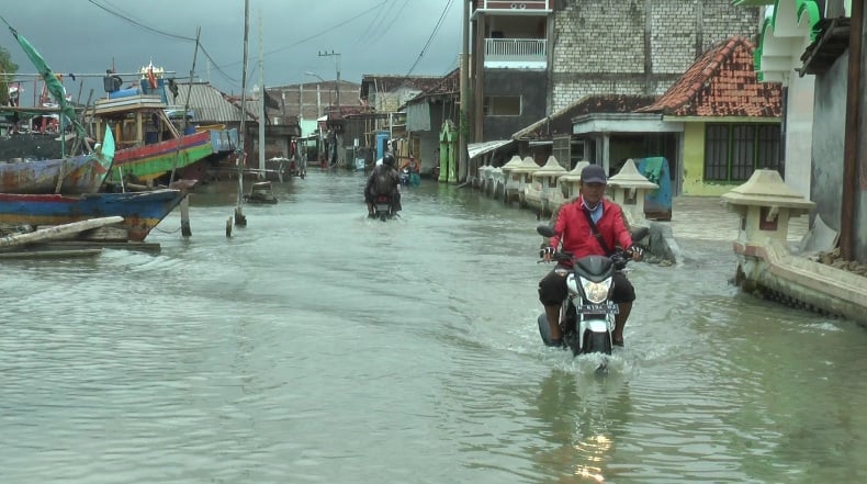 Banjir Terjang Panti Rehabilitasi Maunatul Mubarok di Demak: Puluhan Pasien Jiwa Terisolasi dan Butuh Bantuan Segera