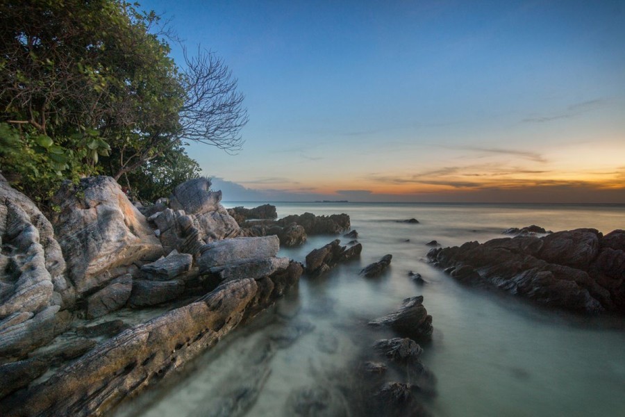 Tiga Wisata Bahari Andalan di Pulau Karimun yang Wajib Dikunjungi, Terletak di Jalur Segitiga Emas