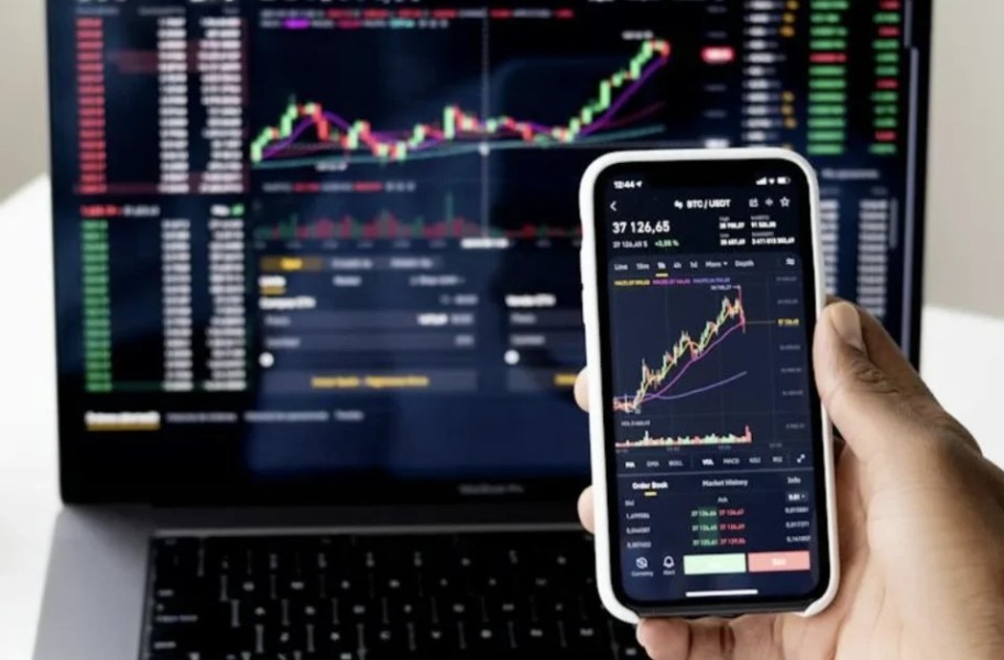 IHSG Menguat, Saham Konglomerat BRMS, RAJA, WIFI Naik